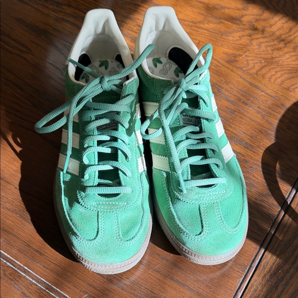 NWOT Adidas spezial Green Sneakers
